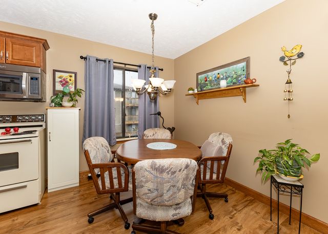 5221 26th Ave A Court 4, Moline, IL 61265