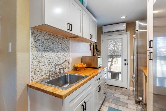 2325 River Road, Granbury, TX 76048