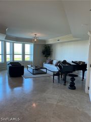 285 Grande WAY 701, Naples, FL 34110