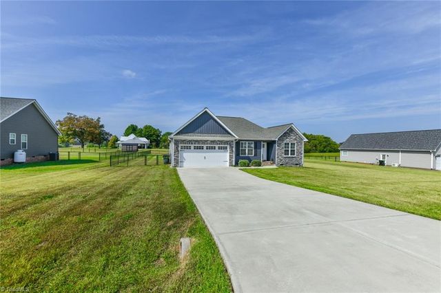 135 Morgans Way, Lexington, NC 27292