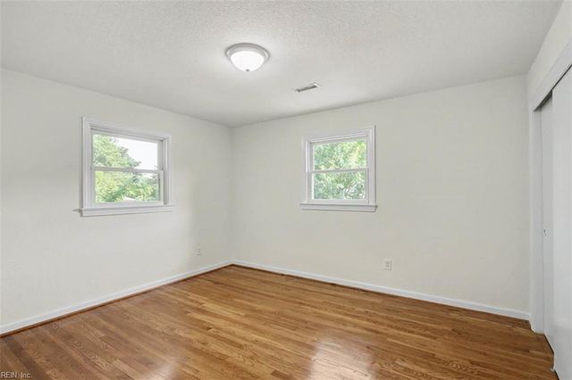 8 Riverdale DR, Hampton, VA 23666