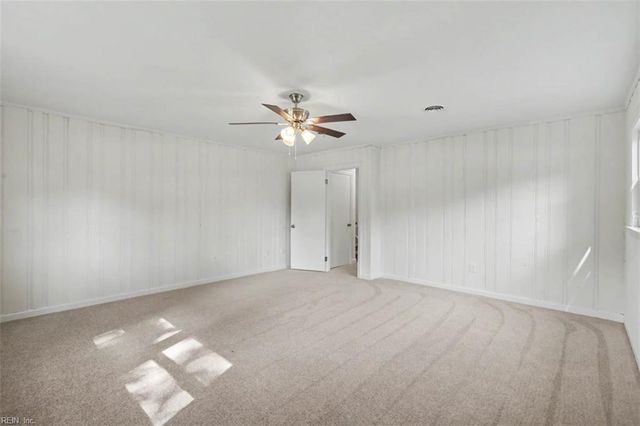 8 Riverdale DR, Hampton, VA 23666