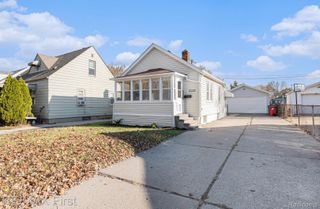 22752 Cushing Avenue, Eastpointe, MI 48021