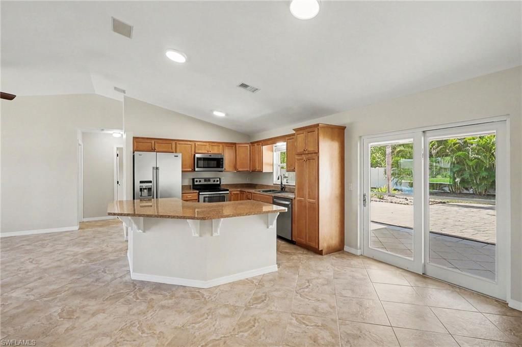 Image 16 of property listing at 918 Gleason PKWY, Cape Coral, FL 33914
