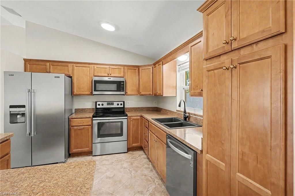Image 20 of property listing at 918 Gleason PKWY, Cape Coral, FL 33914
