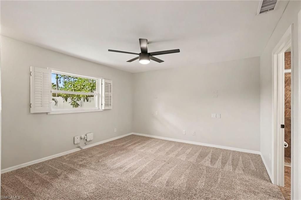 Image 5 of property listing at 918 Gleason PKWY, Cape Coral, FL 33914