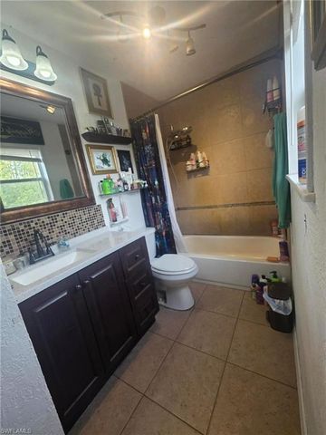 2820 38th ST SW, Lehigh Acres, FL 33976