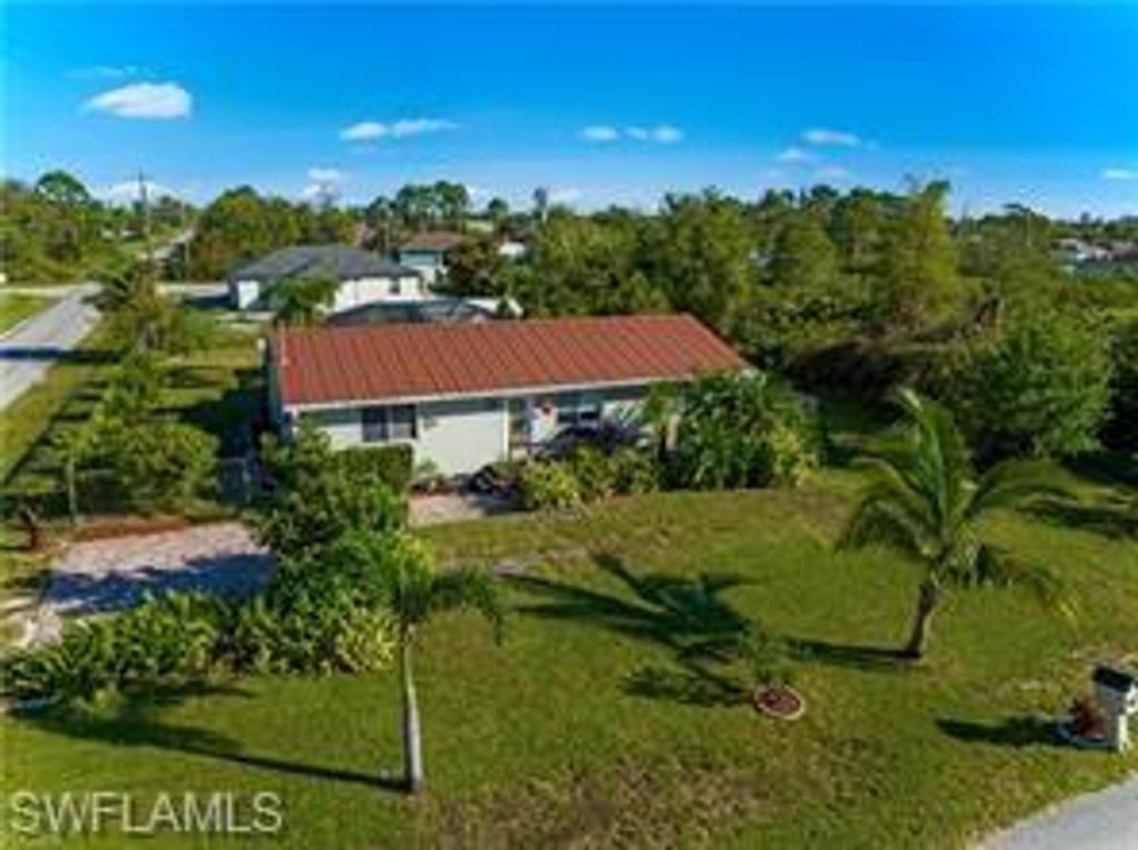 2820 38th ST SW, Lehigh Acres, FL 33976