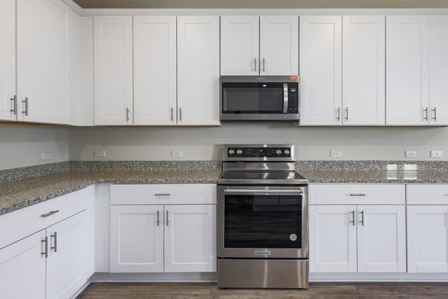 62 Snowy Plover LN, Leander, TX 78642