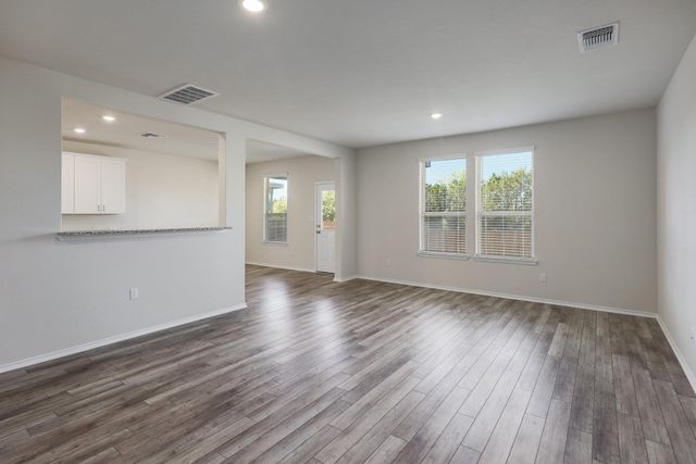 62 Snowy Plover LN, Leander, TX 78642