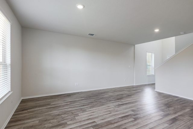 62 Snowy Plover LN, Leander, TX 78642