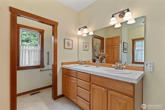 375 Curtis Hill Road, Chehalis, WA 98532