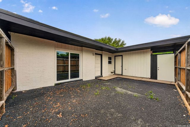 600 Gentleman Rd Apt 7, Balcones Heights, TX 78201