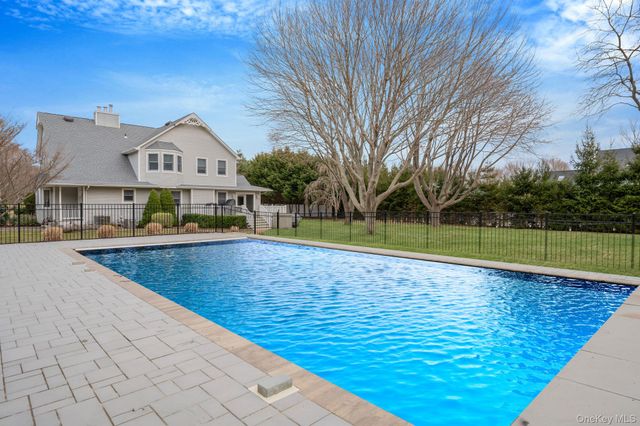 300 Private Road 8, Cutchogue, NY 11935