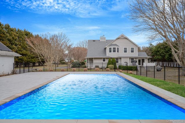 300 Private Road 8, Cutchogue, NY 11935