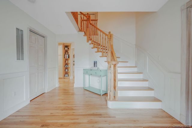 300 Private Road 8, Cutchogue, NY 11935