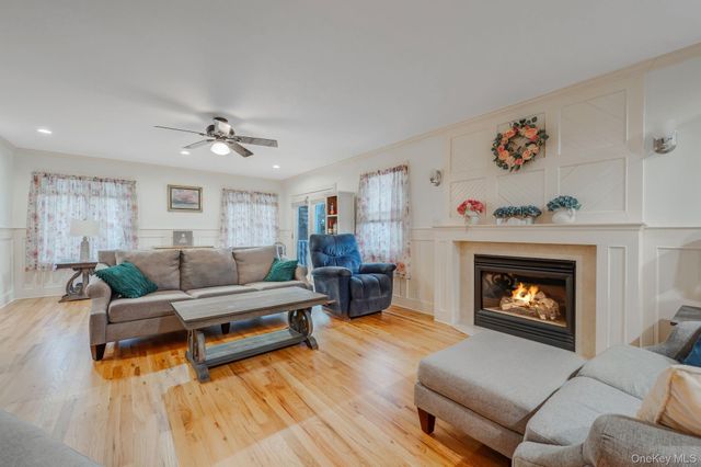 300 Private Road 8, Cutchogue, NY 11935
