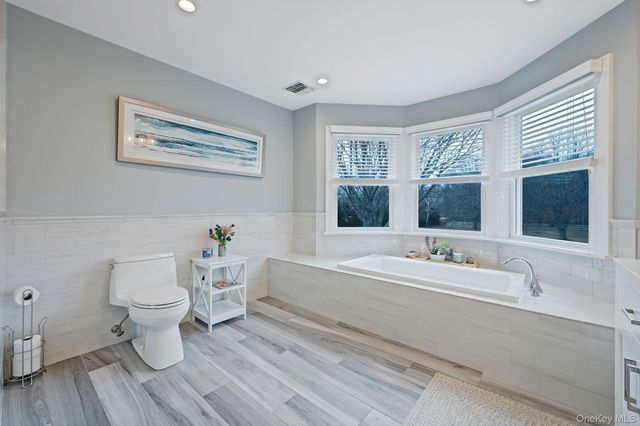 300 Private Road 8, Cutchogue, NY 11935