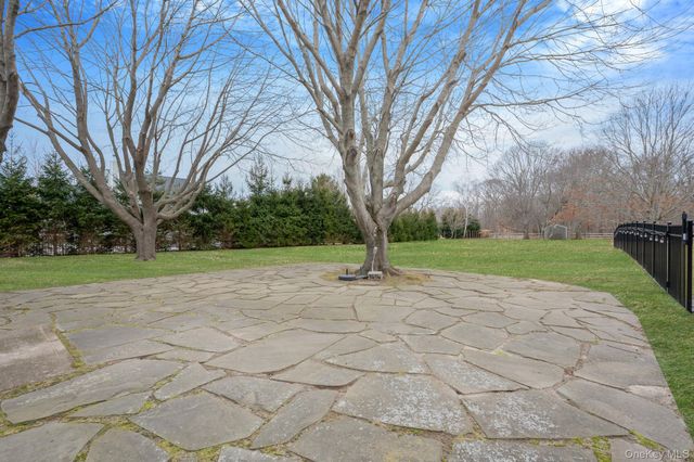 300 Private Road 8, Cutchogue, NY 11935