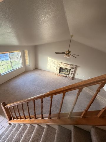 209 Fairwood Dr, Oakdale, CA 95361