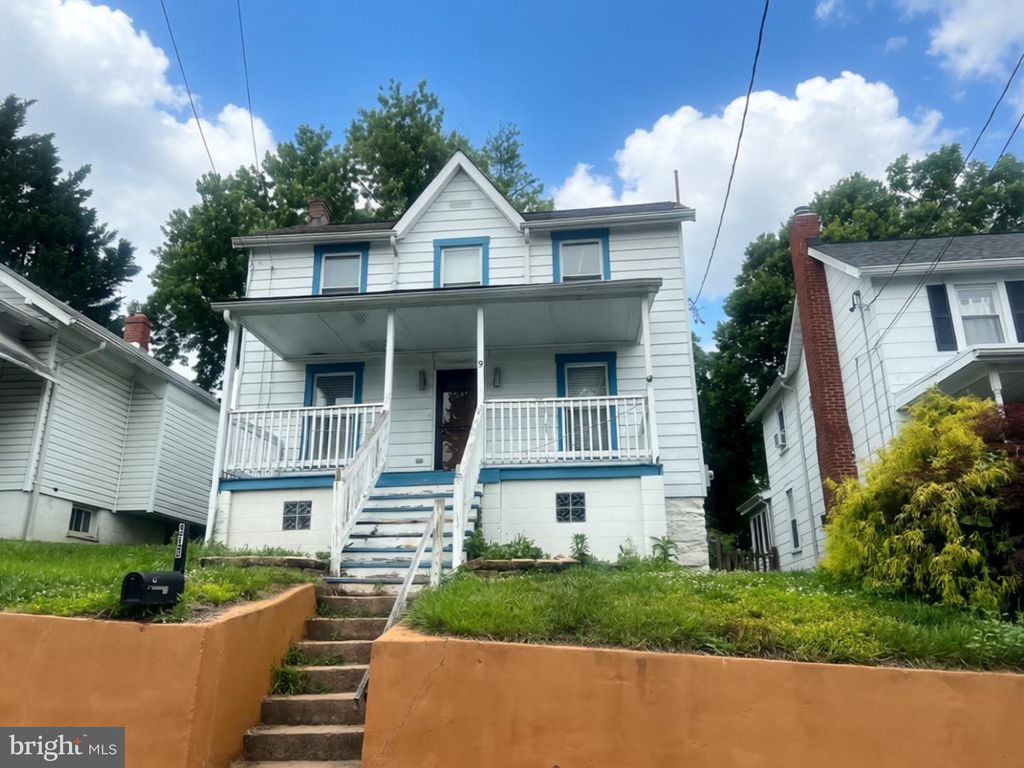 9 E D ST E, Brunswick, MD 21716