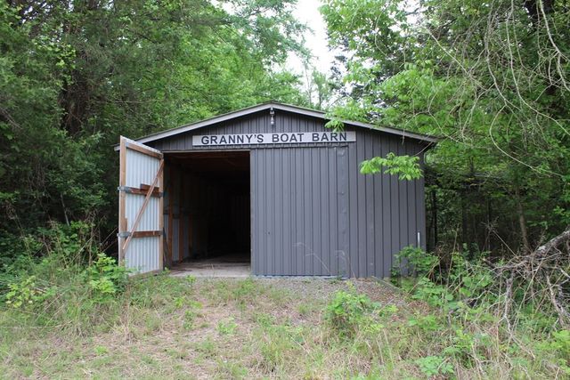 16104 SE County Road 2390, Streetman, TX 75859