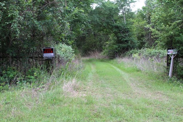 16104 SE County Road 2390, Streetman, TX 75859