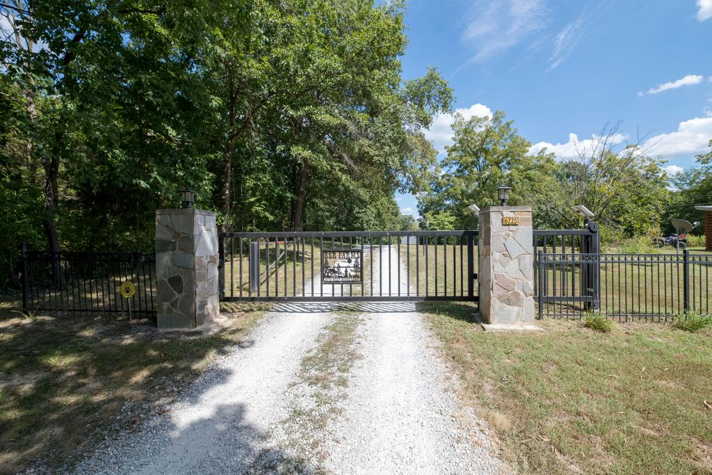 6775 W BRUCE LN, Harrisburg, MO 65256