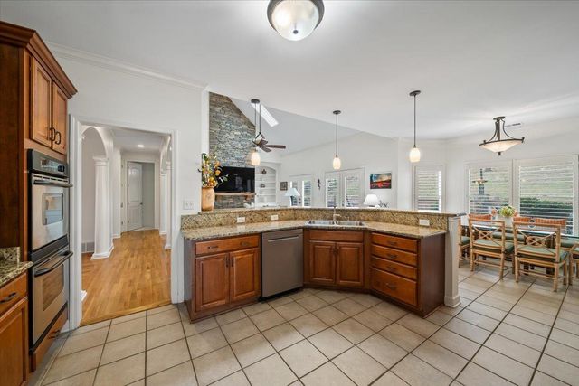 10185 HERONS LANDING CV, Lakeland, TN 38002