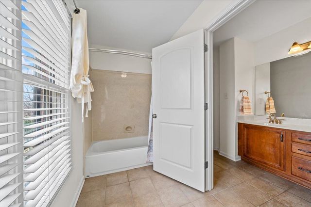 10185 HERONS LANDING CV, Lakeland, TN 38002