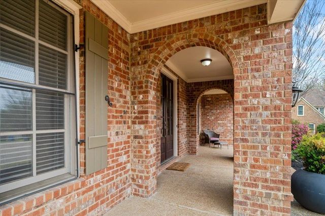 10185 HERONS LANDING CV, Lakeland, TN 38002