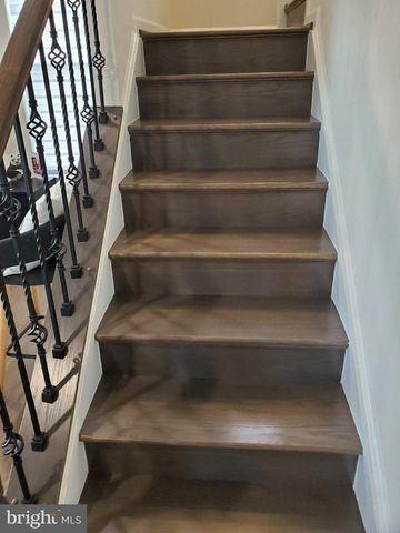 8184 SKYSTONE LOOP, Manassas Park, VA 20111