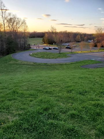 8184 SKYSTONE LOOP, Manassas Park, VA 20111