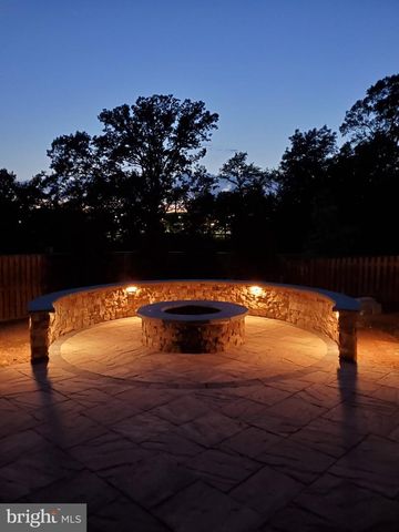 8184 SKYSTONE LOOP, Manassas Park, VA 20111