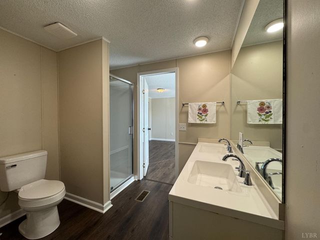 5532 Watt Abbitt Road, Appomattox, VA 24522