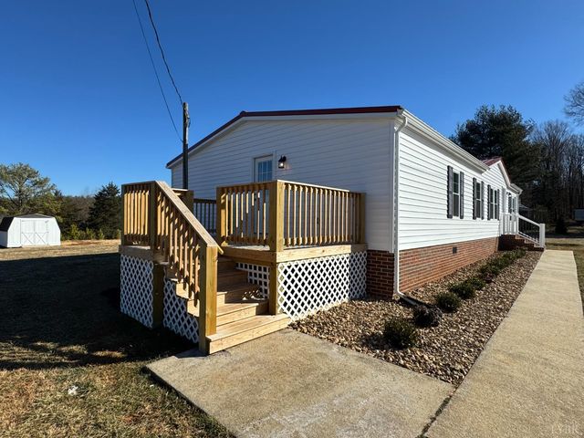 5532 Watt Abbitt Road, Appomattox, VA 24522