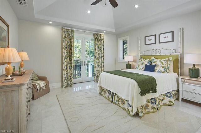 803 Shadow Lake LN, Naples, FL 34108