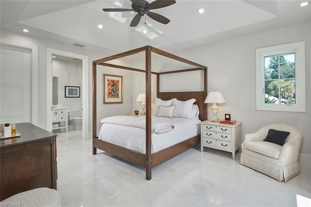 803 Shadow Lake LN, Naples, FL 34108