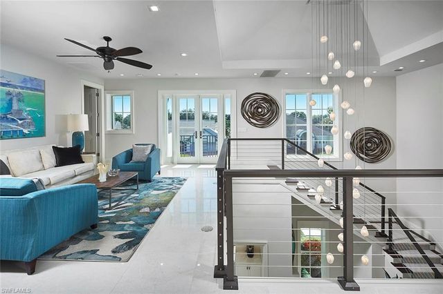 803 Shadow Lake LN, Naples, FL 34108
