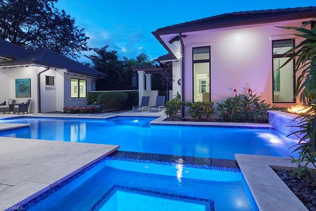 803 Shadow Lake LN, Naples, FL 34108