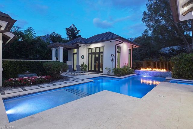 803 Shadow Lake LN, Naples, FL 34108