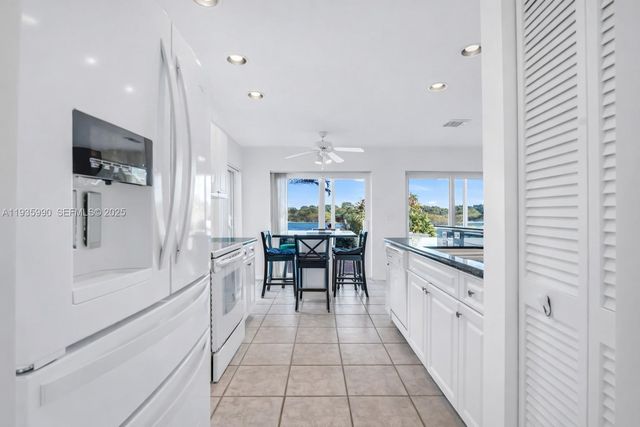 1981 NW 178th Ter, Pembroke Pines, FL 33029