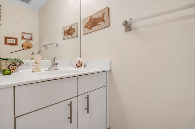 1981 NW 178th Ter, Pembroke Pines, FL 33029