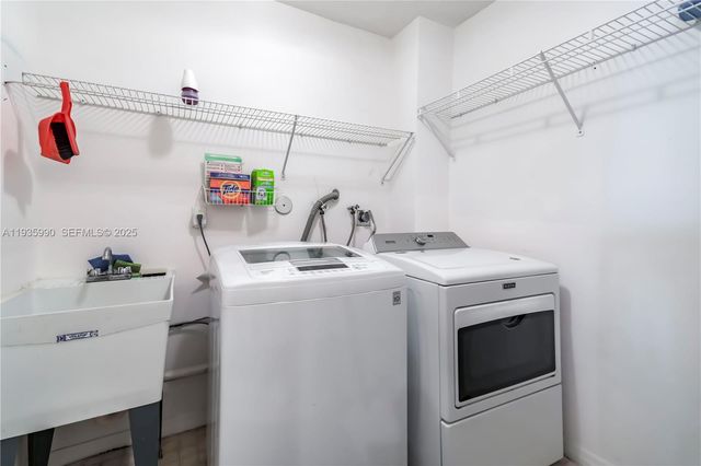 1981 NW 178th Ter, Pembroke Pines, FL 33029