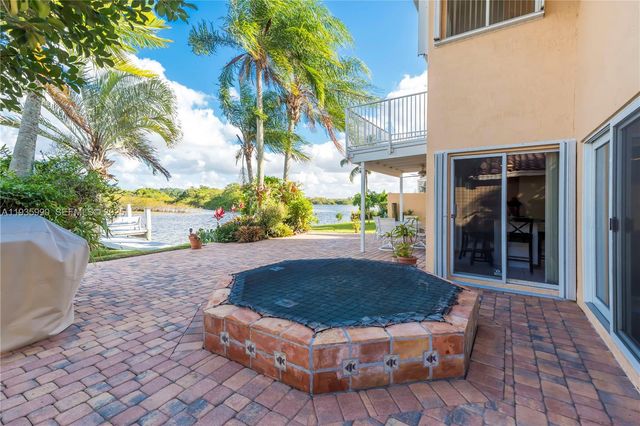 1981 NW 178th Ter, Pembroke Pines, FL 33029