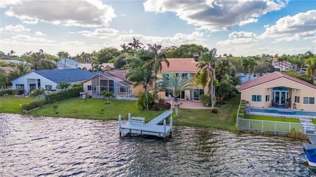 1981 NW 178th Ter, Pembroke Pines, FL 33029