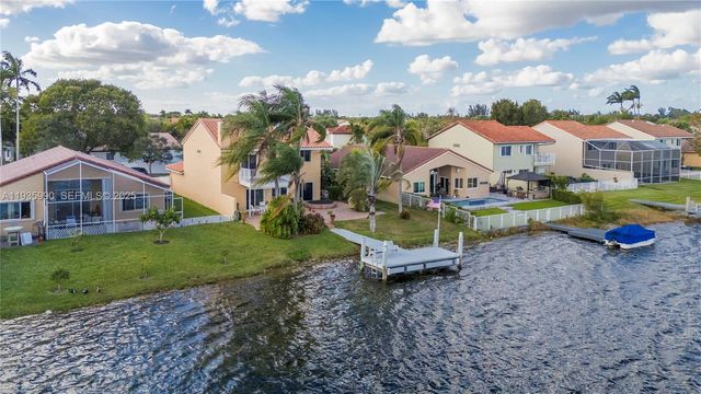 1981 NW 178th Ter, Pembroke Pines, FL 33029