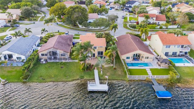 1981 NW 178th Ter, Pembroke Pines, FL 33029