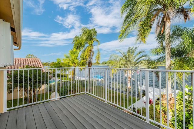 1981 NW 178th Ter, Pembroke Pines, FL 33029