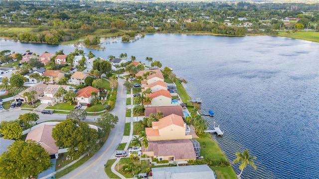 1981 NW 178th Ter, Pembroke Pines, FL 33029